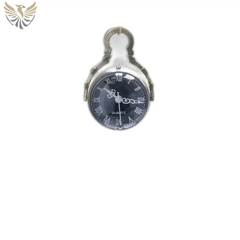 Montre collier rétro en argent avec un cadran noir élégant pour femme